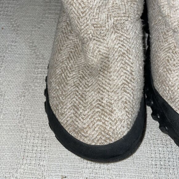 Bogs Women’s Ankle Boots Size 8 M Beige Fabric Warmth Winter Snow - Picture 8 of 12